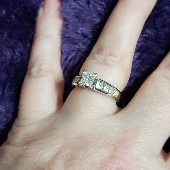 Helzberg Diamonds 14k White Gold Princess Diamond Engagement Ring 💞💎💍 - Picture 12 of 17